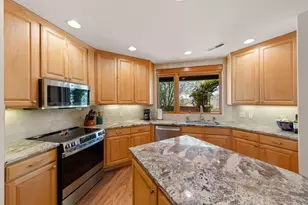 1215 Tuweap Dr, Ivins, UT 84738 - Photo 11
