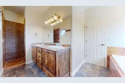 7776 N Wagon Rd #Diamond Valley, Saint George, UT 84770 - Photo 9