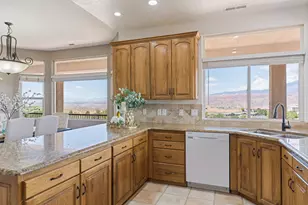 2541 W Spilsbury Ct, Hurricane, UT 84737 - Photo 15