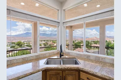 2541 W Spilsbury Ct, Hurricane, UT 84737 - Photo 15