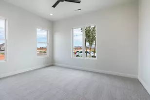 426 E Forrest Paddock Dr, Washington, UT 84780 - Photo 3