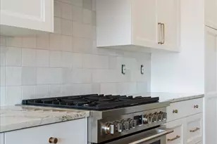426 E Forrest Paddock Dr, Washington, UT 84780 - Photo 9