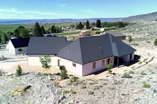 164 W 100 St, Fremont, UT 84747 - Photo 11