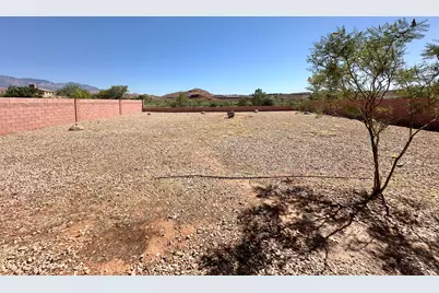 1220 N Spring Valley Dr, Washington, UT 84780 - Photo 15