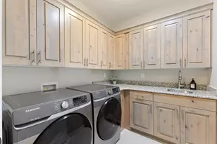 139 N Highland Pkwy, Washington, UT 84780 - Photo 37