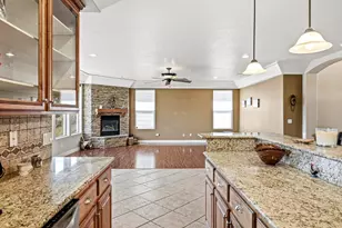 1387 S Hillcrest Dr, Cedar City, UT 84720 - Photo 13