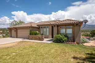 1387 S Hillcrest Dr, Cedar City, UT 84720 - Photo 3