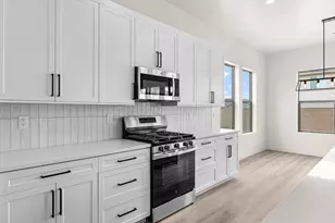 3374 W Torey Ln, Hurricane, UT 84737 - Photo 11