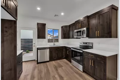 421 S Stewart Creek Dr, Washington, UT 84780 - Photo 7