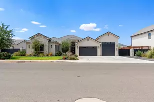 3834 S McKenzie Ln, Washington, UT 84780 - Photo 1