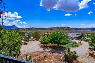 944 W Foothill Dr, Apple Valley, UT 84737 - Photo 11