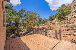 944 W Foothill Dr, Apple Valley, UT 84737 - Photo 3
