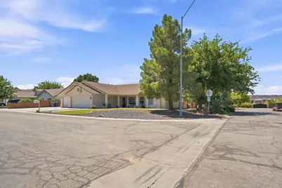 2328 Alamosa Dr, Washington, UT 84780 - Photo 3