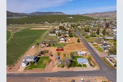 318 S Center St, Enterprise, UT 84725 - Photo 27