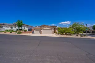 1804 Rimview Dr, Washington, UT 84780 - Photo 11