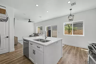 686 N 275 W #7, La Verkin, UT 84745 - Photo 9