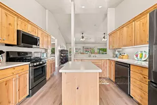 145 N Mall Dr, Saint George, UT 84790 - Photo 9