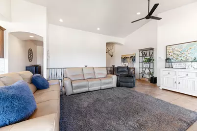 844 W Las Colinas Dr, Saint George, UT 84790 - Photo 15