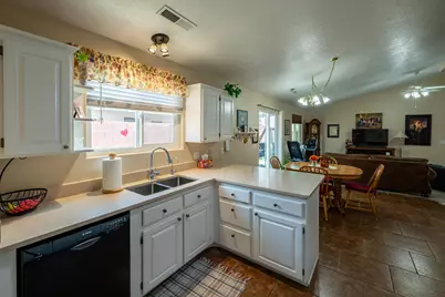 984 E 900 S #3, Saint George, UT 84790 - Photo 7