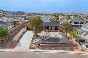 1002 E Crooked Creek Dr, Washington, UT 84780 - Photo 3