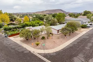 395 W Pear Ln, La Verkin, UT 84745 - Photo 3