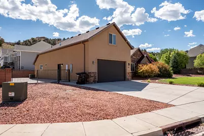317 S Glen Canyon Dr, Cedar City, UT 84720 - Photo 3