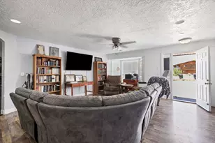 780 N Lauritzen, Hildale, UT 84784 - Photo 5