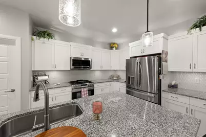 879 N Sandy Talus Dr, Washington, UT 84780 - Photo 9