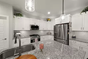 879 N Sandy Talus Dr, Washington, UT 84780 - Photo 9