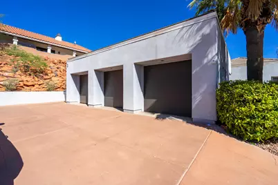 301 N Fairway Cir, Washington, UT 84780 - Photo 9