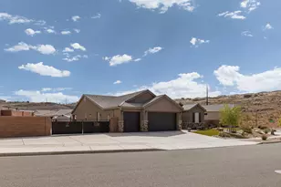 426 N Sage Grouse Dr, Washington, UT 84780 - Photo 3