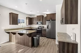 668 E Fiddlers Cove Dr, Cedar City, UT 84721 - Photo 9