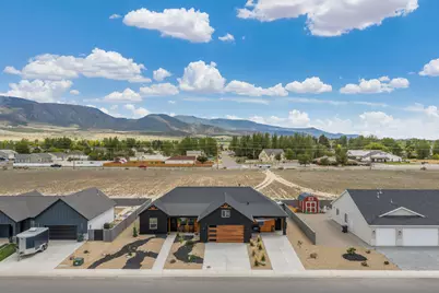932 E Winchester Dr, Enoch, UT 84021 - Photo 3