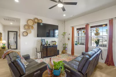 932 E Winchester Dr, Enoch, UT 84021 - Photo 5