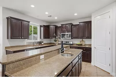 1872 S 20 E, Washington, UT 84780 - Photo 9