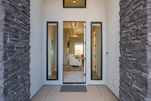 16 N Tabletop St, Washington, UT 84780 - Photo 3