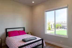 16 N Tabletop St, Washington, UT 84780 - Photo 19