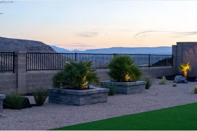 16 N Tabletop St, Washington, UT 84780 - Photo 27