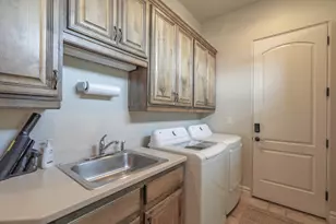 2335 W Sunbrook Dr, Saint George, UT 84770 - Photo 51