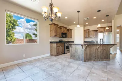 1100 W Waverley St, Washington, UT 84780 - Photo 13