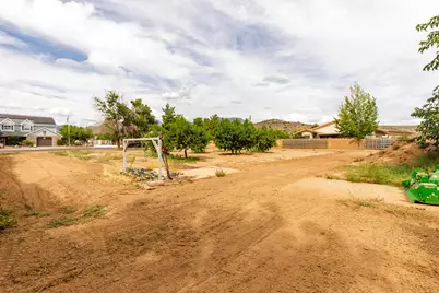 8040 N Onyx Ct, Saint George, UT 84770 - Photo 43