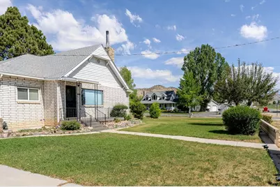 81 N 200 W, Tropic, UT 84776 - Photo 25