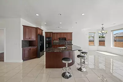 74 N Cliffside Dr, Washington, UT 84780 - Photo 15