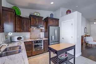 2551 E Hilltop Ledge Dr, Washington, UT 84780 - Photo 15