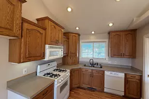 4212 N Quarterhorse Dr, Enoch, UT 84721 - Photo 7