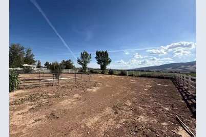 4212 N Quarterhorse Dr, Enoch, UT 84721 - Photo 21