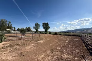 4212 N Quarterhorse Dr, Enoch, UT 84721 - Photo 21