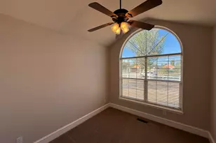4212 N Quarterhorse Dr, Enoch, UT 84721 - Photo 13
