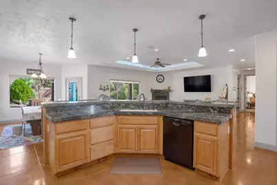 655 E Lost Ridge Dr, Washington, UT 84780 - Photo 13