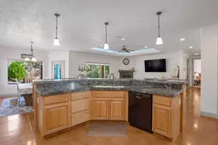 655 E Lost Ridge Dr, Washington, UT 84780 - Photo 13